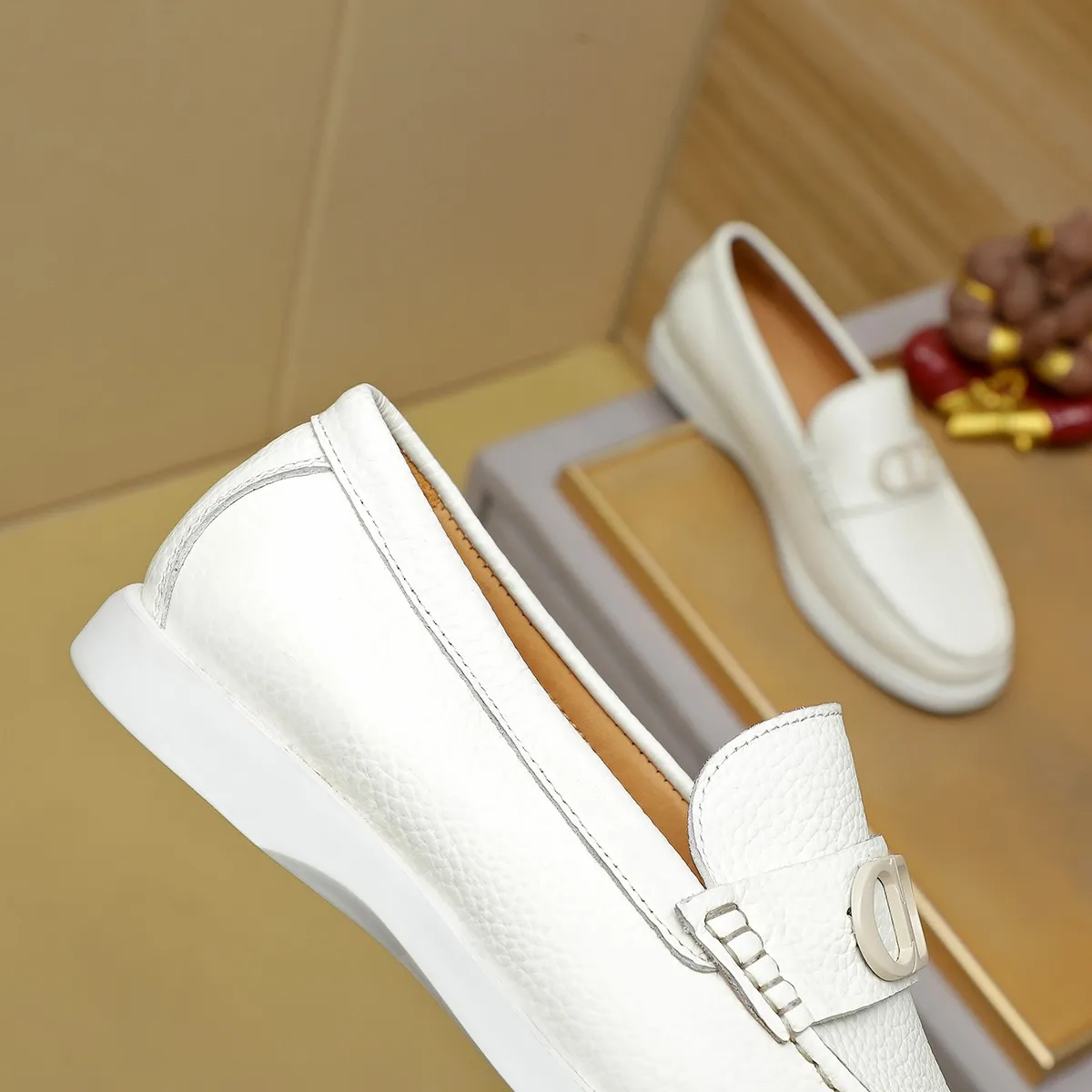 Men's clothing and shoes 💰460 💰🔥[Dior] High-end top-notch 🔝 purchasing agent 🔍🔍The latest 🇺🇸 counters are on sale simultaneously, original Italian brand · brand totem cloth sewn with brand cloth label · paired with calfskin · (high-end, nobility and class) exquisite workmanship (cow Leather lining) Sole: Original two-color sole ⚠️outsole specially provided by the original factory. Comfortable, wear-resistant, non-slip, real-life photoshoot🎬The real thing is more beautiful🔍Color: Color optional💕💕Number of yards: 39-44 (customized at 38.45.46)...
